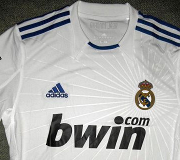 Esta-es-la-nueva-camiseta-del-madrid-para-la-temporada-10-11-Xv.jpg