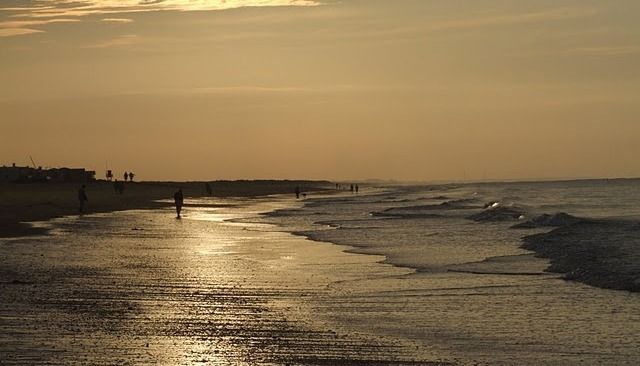 En Lepe anuncian una nevada artificial en la playa de La Antilla si Espa?a gana el Mundial.