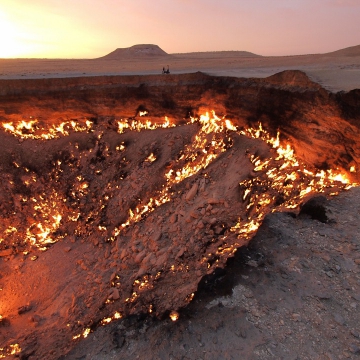 gate-to-hell-turkmenistan1.jpg