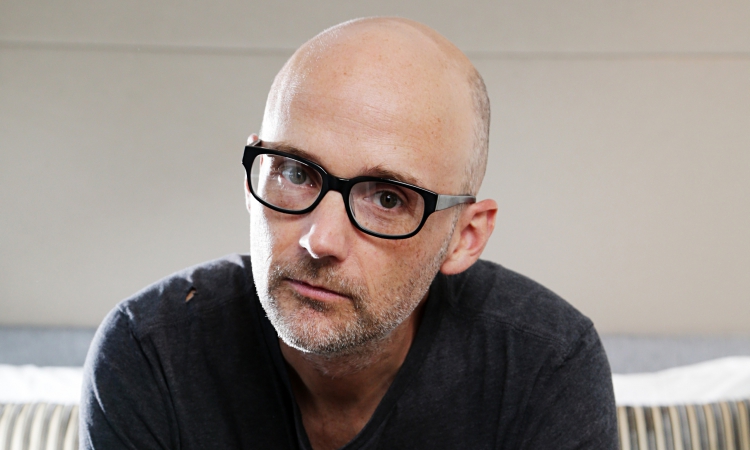 Moby arremete contra Trump en una carta para América