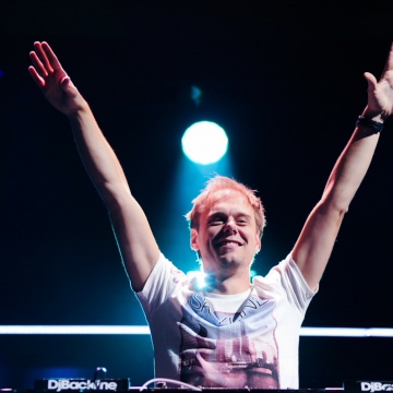 armin-van-buuren-2013.jpg