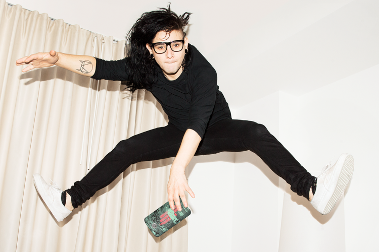 Skrillex resume su 2016 en el vídeo "The Same Place"