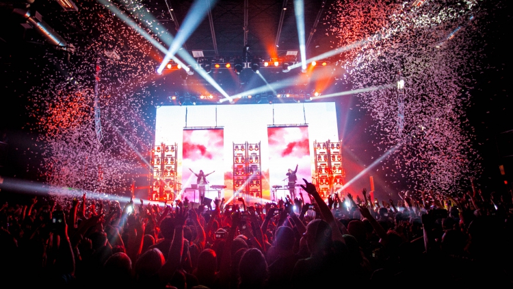 Revive los videos de Porter Robinson & Madeon en el "Shelter Live Tour"