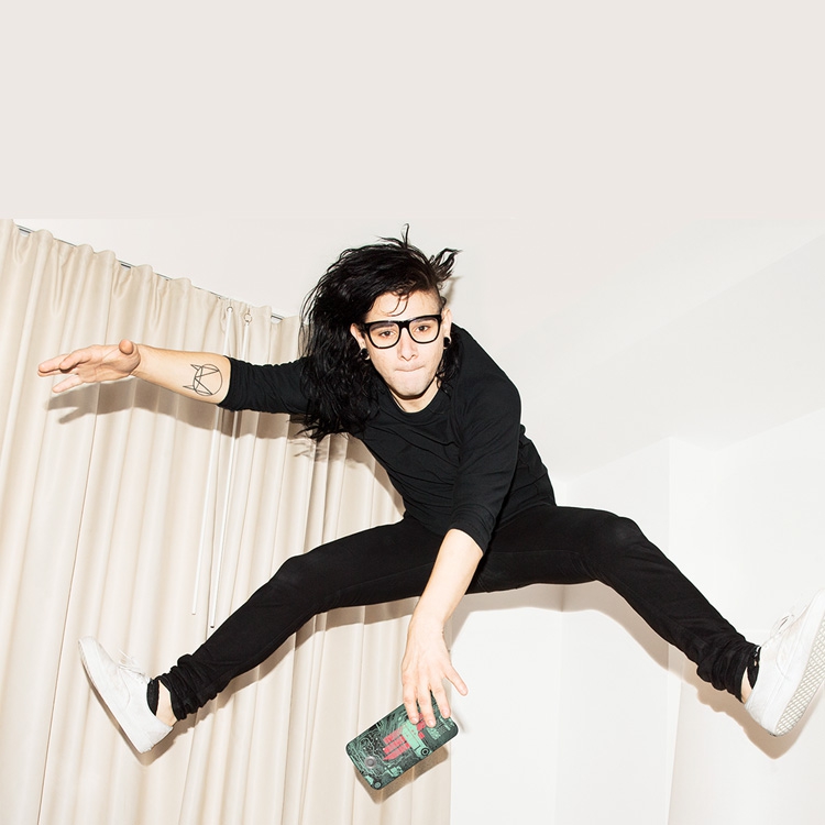 SKRILLEX saca el skate y se marca el temazo con "WOULD YOU EVER"