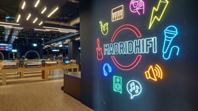 Loca FM retransmitirá en directo desde el showroom de Madrid HI-FI